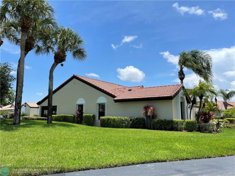  Condo & Townhome Photos