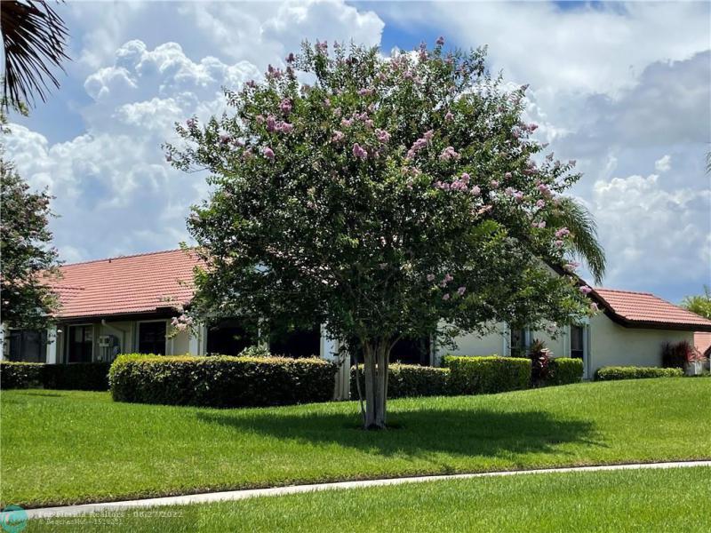  Condo & Townhome Photos