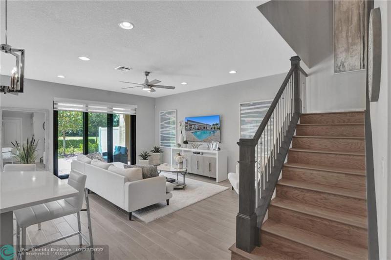  Condo & Townhome Photos
