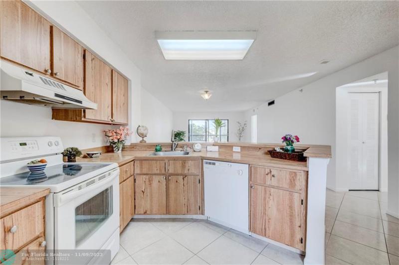  Condo & Townhome Photos