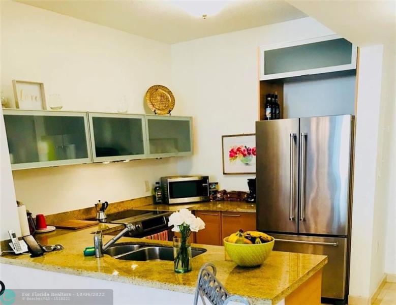 Condo & Townhome Photos