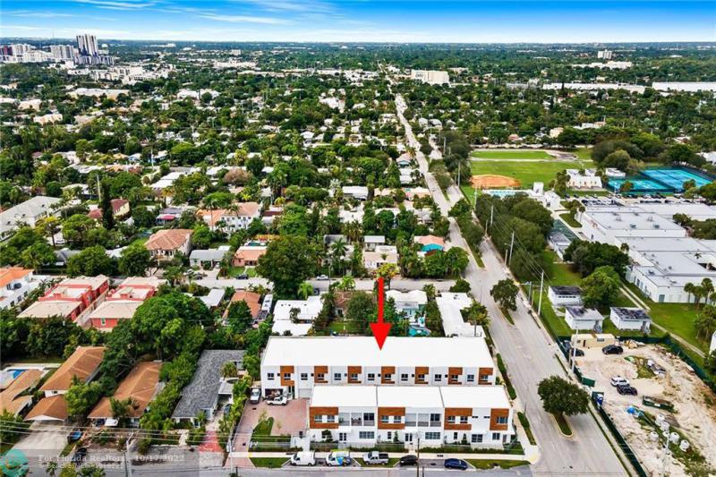  Condo & Townhome Photos