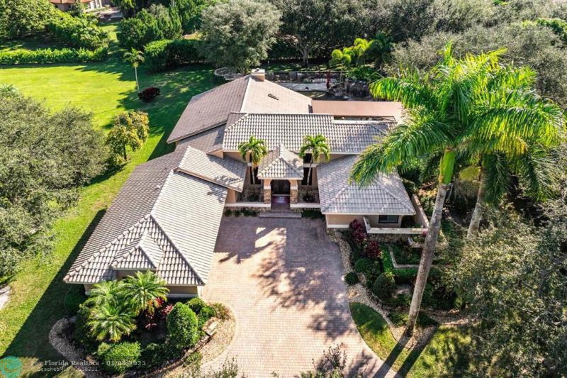  Single Family Homes Photo 2: 7600 W Upper Ridge Dr  Parkland,  FL 33067