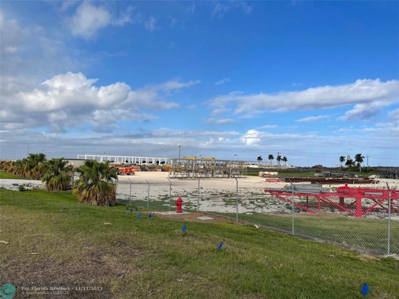  Commercial & Industrial Land Images 