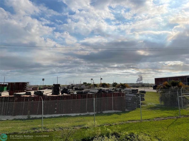  Commercial & Industrial Land Images 
