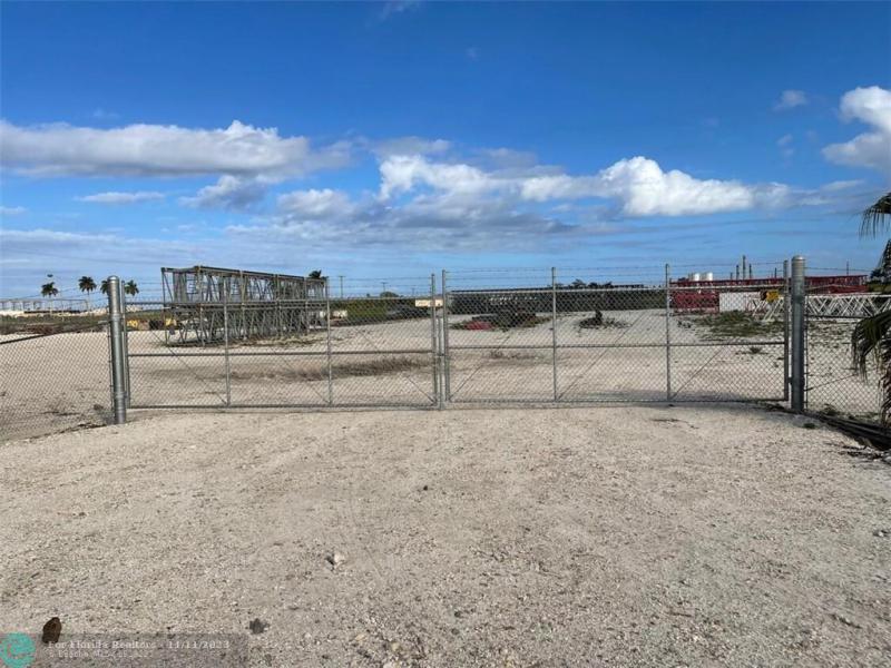  Commercial & Industrial Land Images 