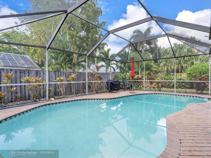  Single Family Homes Photo 25: 735 SW 158th Ter  Sunrise,  FL 33326