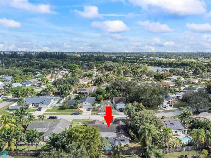  Single Family Homes Photo 34: 735 SW 158th Ter  Sunrise,  FL 33326