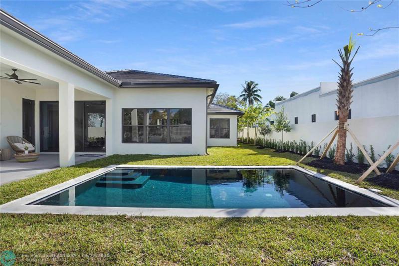  Single Family Homes Photo 2: 317 NE 21st St  Wilton Manors,  FL 33305