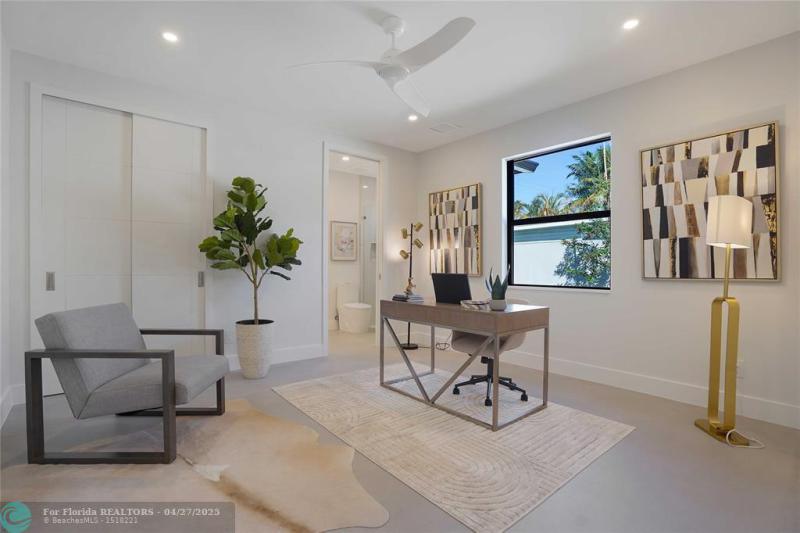  Single Family Homes Photo 21: 317 NE 21st St  Wilton Manors,  FL 33305