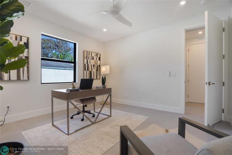  Single Family Homes Photo 22: 317 NE 21st St  Wilton Manors,  FL 33305