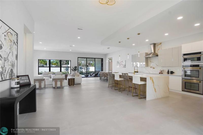  Single Family Homes Photo 26: 317 NE 21st St  Wilton Manors,  FL 33305