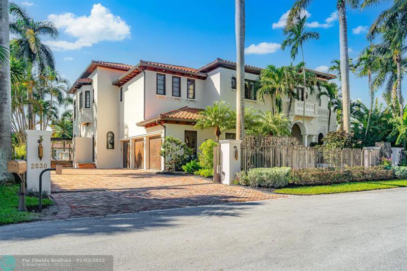 Single Family Homes Photo 10: 2530 Laguna Dr  Fort Lauderdale,  FL 33316