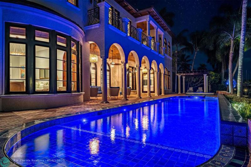  Single Family Homes Photo 15: 2530 Laguna Dr  Fort Lauderdale,  FL 33316