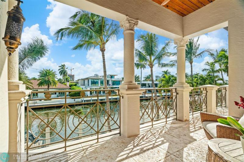  Single Family Homes Photo 23: 2530 Laguna Dr  Fort Lauderdale,  FL 33316