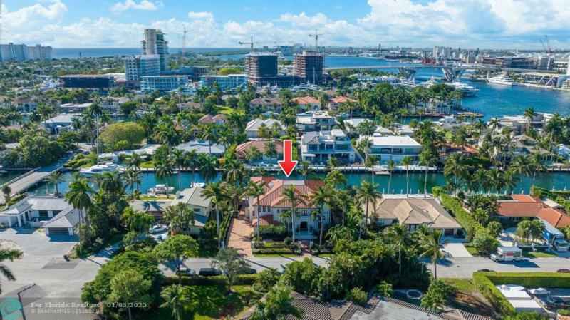 Single Family Homes Photo 3: 2530 Laguna Dr  Fort Lauderdale,  FL 33316