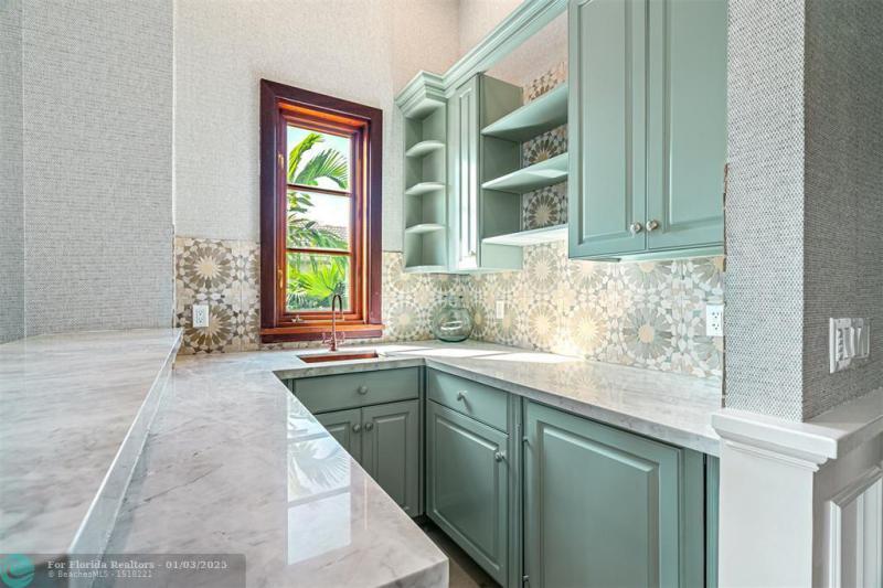 Single Family Homes Photo 41: 2530 Laguna Dr  Fort Lauderdale,  FL 33316