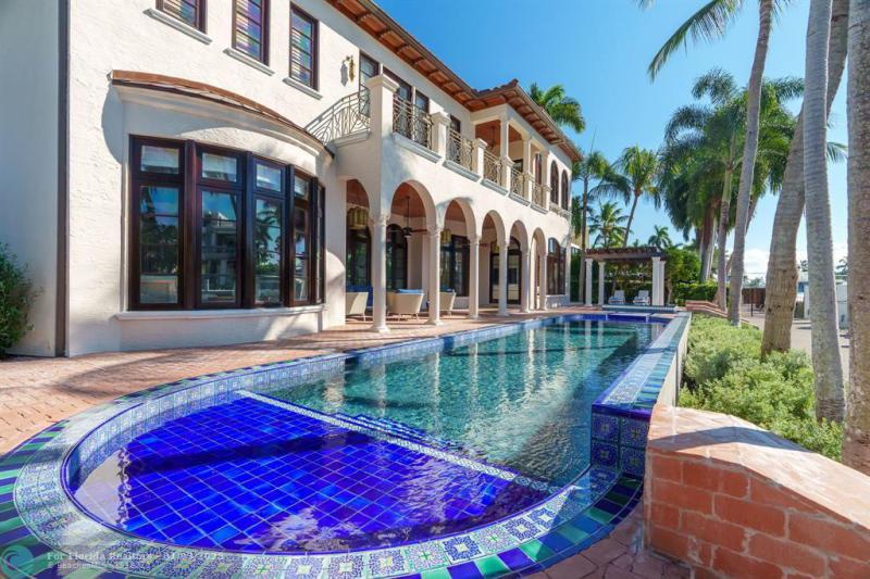  Single Family Homes Photo 8: 2530 Laguna Dr  Fort Lauderdale,  FL 33316