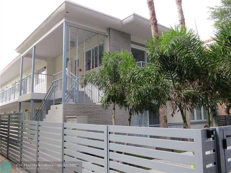  Condo & Townhome Photos