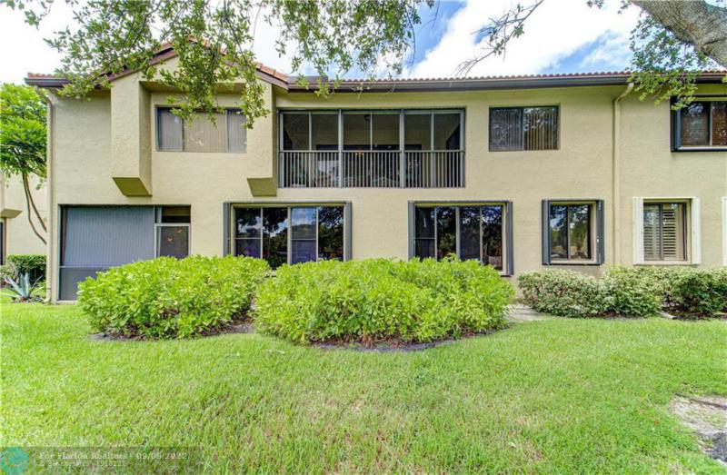  Condo & Townhome Photos