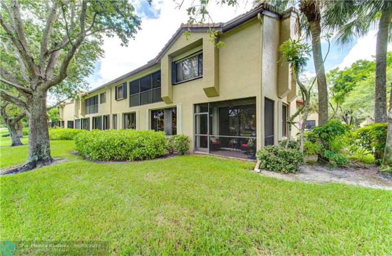  Condo & Townhome Photos