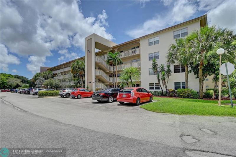  Condo & Townhome Photos