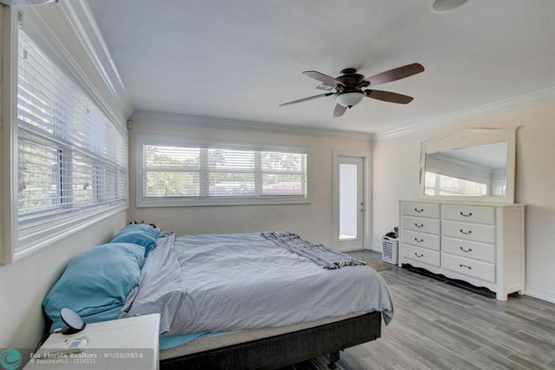  Single Family Homes Photo 19: 1920 Waters Edge  Lauderdale By The Sea,  FL 33062