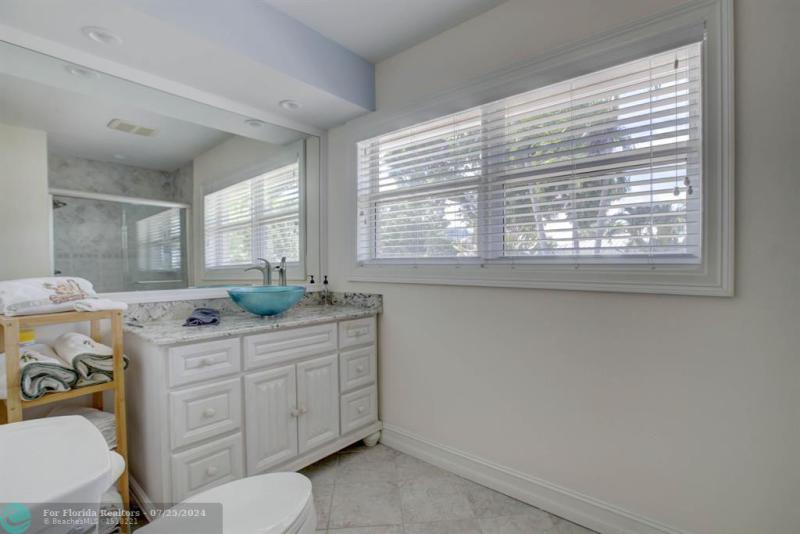  Single Family Homes Photo 24: 1920 Waters Edge  Lauderdale By The Sea,  FL 33062