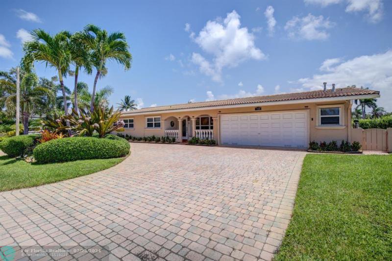  Single Family Homes Photo 3: 1920 Waters Edge  Lauderdale By The Sea,  FL 33062