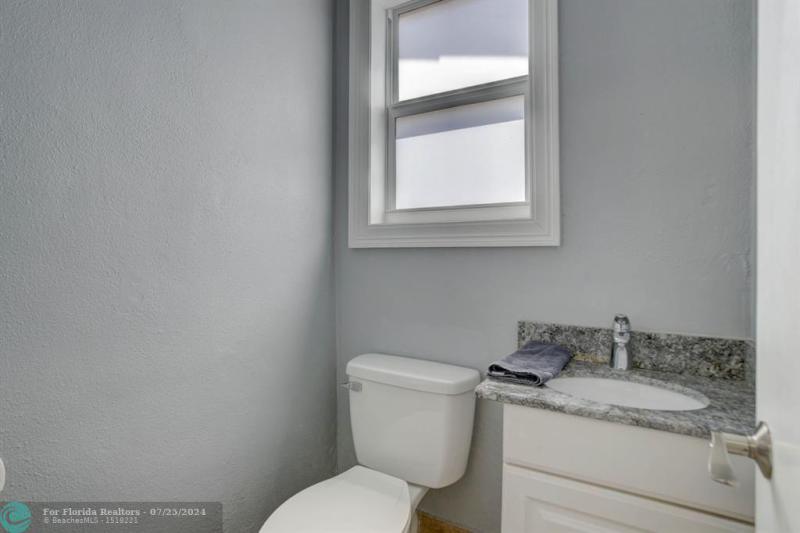  Single Family Homes Photo 36: 1920 Waters Edge  Lauderdale By The Sea,  FL 33062