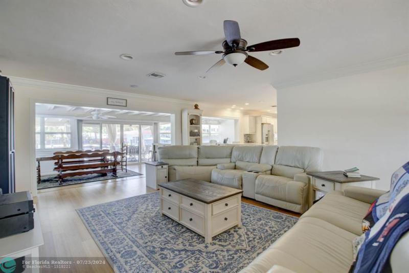  Single Family Homes Photo 5: 1920 Waters Edge  Lauderdale By The Sea,  FL 33062