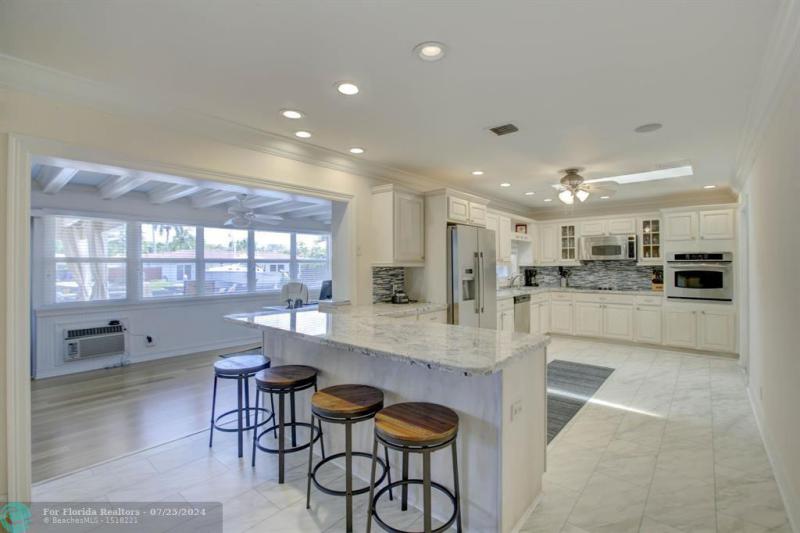  Single Family Homes Photo 9: 1920 Waters Edge  Lauderdale By The Sea,  FL 33062