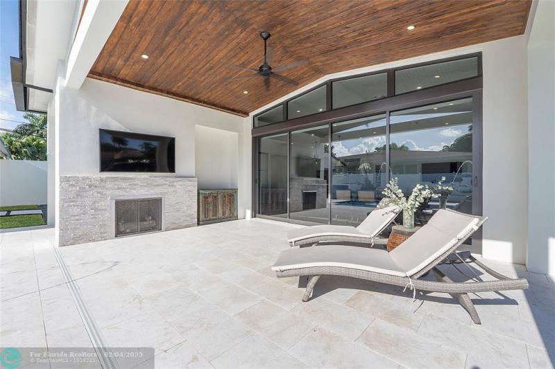  Single Family Homes Photo 15: 2157 Coral Gardens Dr  Wilton Manors,  FL 33306