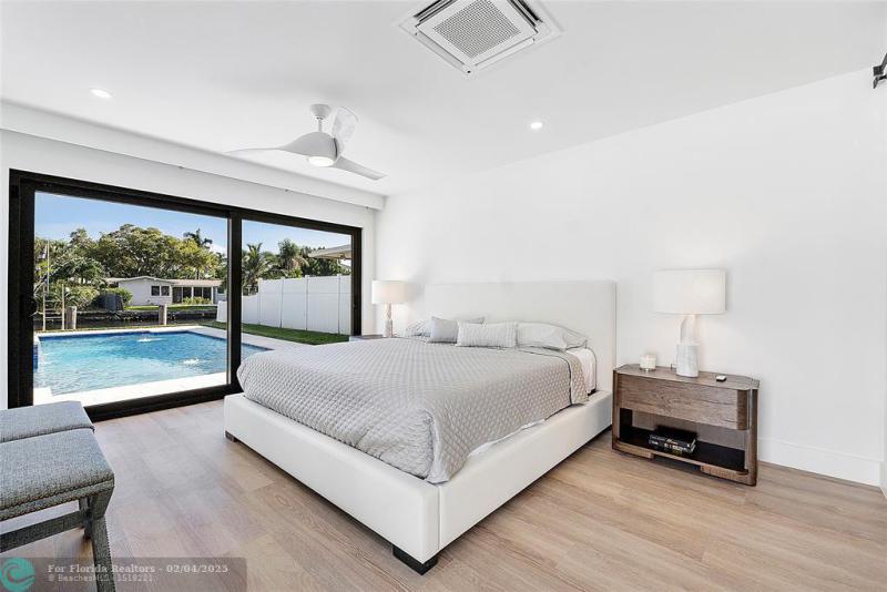  Single Family Homes Photo 17: 2157 Coral Gardens Dr  Wilton Manors,  FL 33306