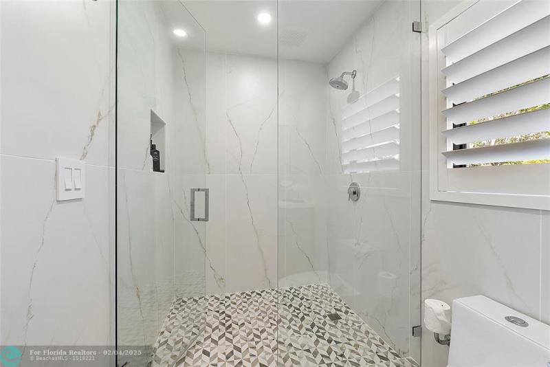  Single Family Homes Photo 21: 2157 Coral Gardens Dr  Wilton Manors,  FL 33306