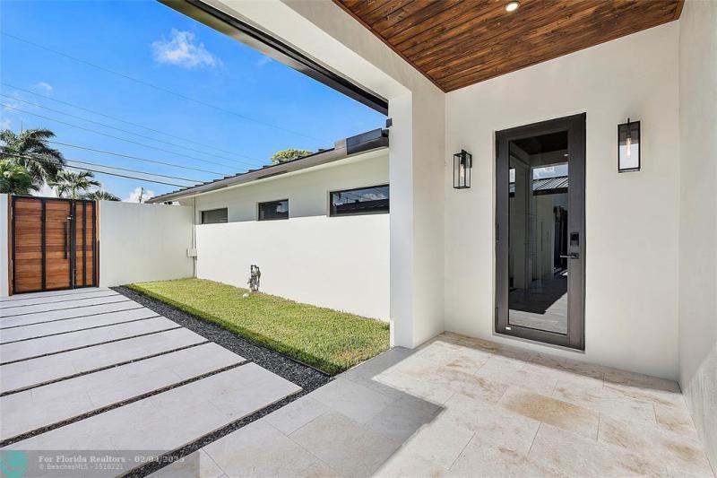  Single Family Homes Photo 23: 2157 Coral Gardens Dr  Wilton Manors,  FL 33306