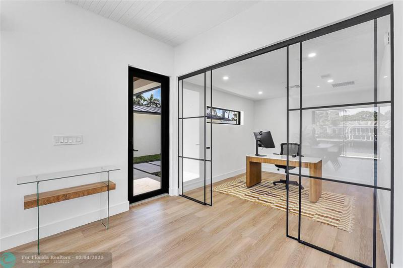  Single Family Homes Photo 25: 2157 Coral Gardens Dr  Wilton Manors,  FL 33306