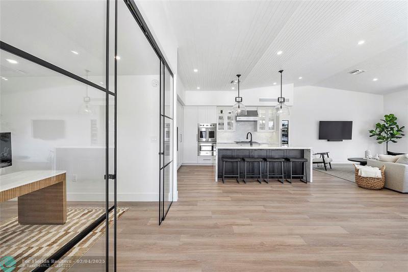  Single Family Homes Photo 26: 2157 Coral Gardens Dr  Wilton Manors,  FL 33306