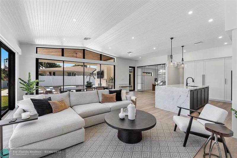  Single Family Homes Photo 3: 2157 Coral Gardens Dr  Wilton Manors,  FL 33306