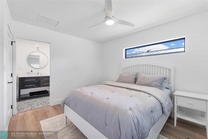  Single Family Homes Photo 31: 2157 Coral Gardens Dr  Wilton Manors,  FL 33306