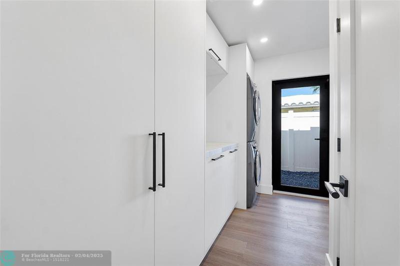  Single Family Homes Photo 33: 2157 Coral Gardens Dr  Wilton Manors,  FL 33306