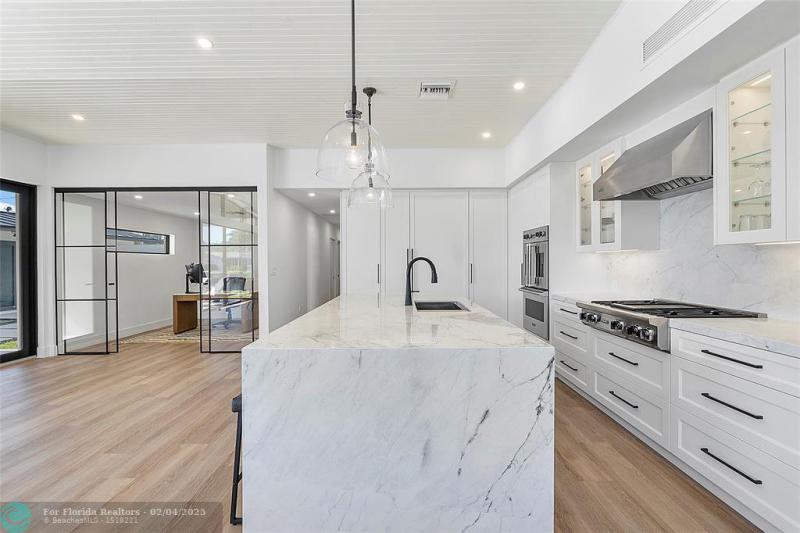  Single Family Homes Photo 39: 2157 Coral Gardens Dr  Wilton Manors,  FL 33306