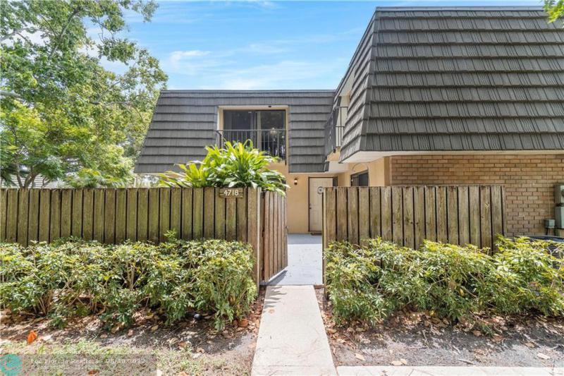  Condo & Townhome Photos