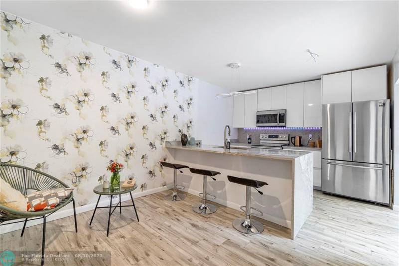  Condo & Townhome Photos