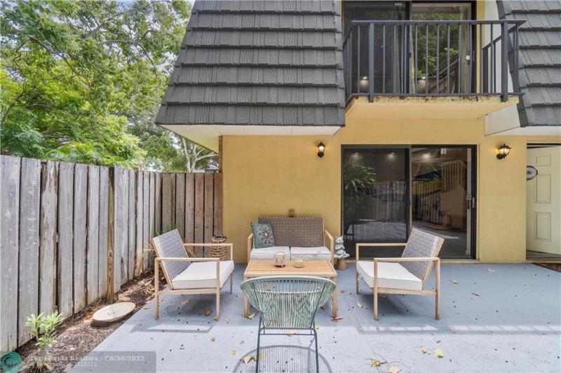  Condo & Townhome Photos