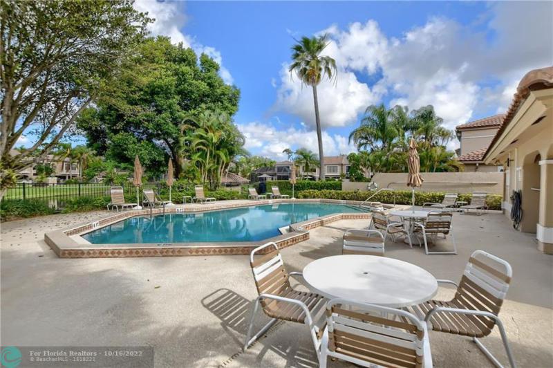  Condo & Townhome Photos