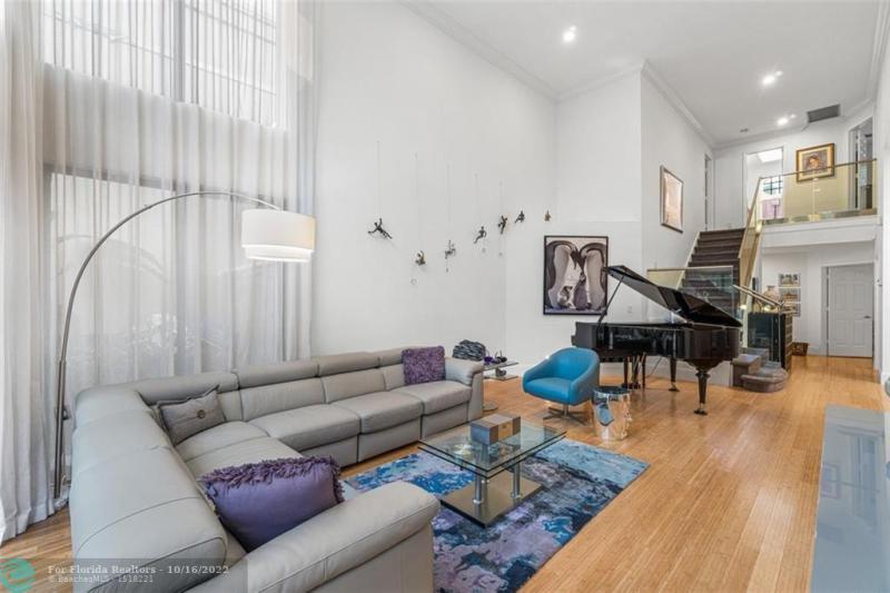  Condo & Townhome Photos