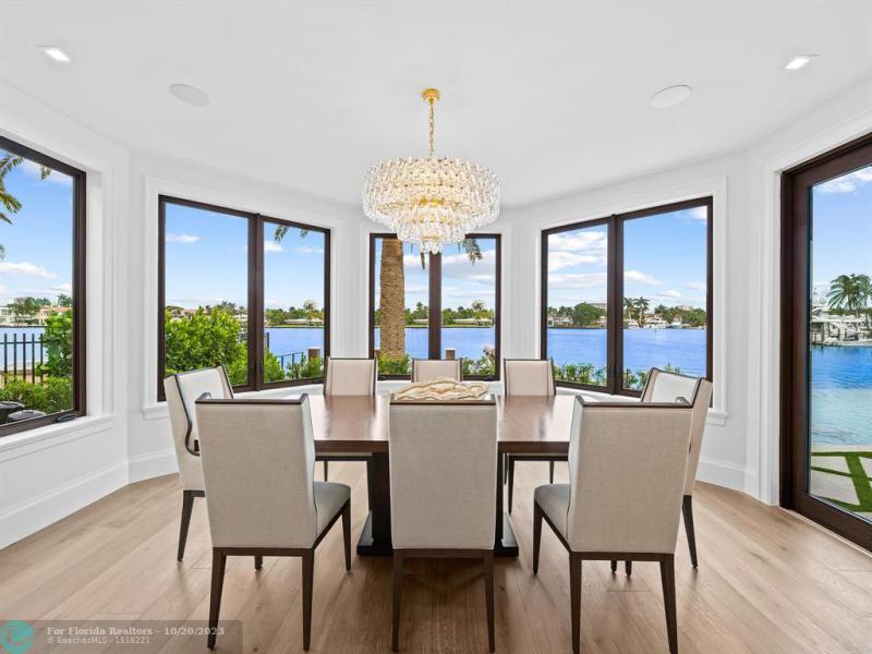  Single Family Homes Photo 13: 1812 SE 14th St  Fort Lauderdale,  FL 33316