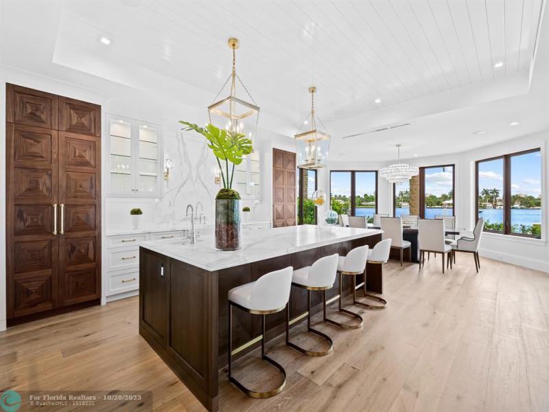  Single Family Homes Photo 15: 1812 SE 14th St  Fort Lauderdale,  FL 33316