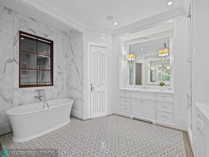  Single Family Homes Photo 38: 1812 SE 14th St  Fort Lauderdale,  FL 33316